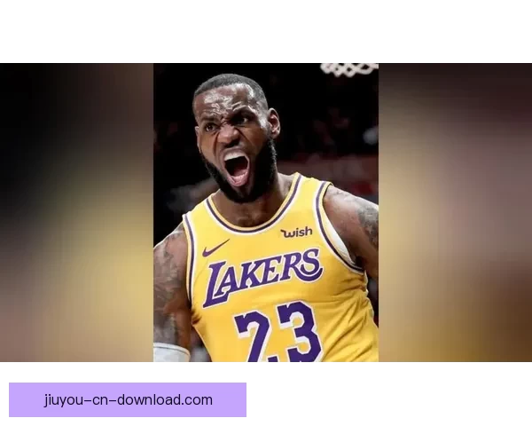 詹姆斯本赛季85次扣篮超前两年 获盛赞：退役前应拿五千万年薪